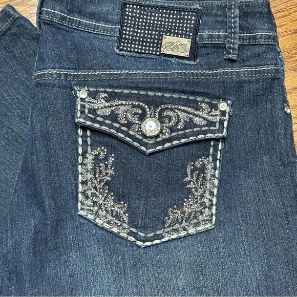 One-5-One Dark Washed Stud Embellished Jean. Sz: 14 - Picture 8 of 13